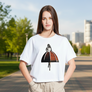 T-shirt décontracté pour femme à manches courtes et coupe ample, imprimé numérique motif nœud papillon style collage sarcastique, en toile 100% coton 180g - Product Image 3