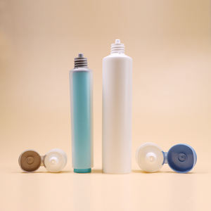 Tube en plastique personnalisé à double chambre en forme de pétale avec rabat à vis pour diverses applications - Product Image 3