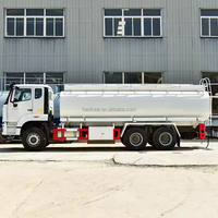 Camion-citerne Sinotruk Howo NX 8x4 12 roues pour distribution de carburant, citerne en acier au carbone, camion-citerne mobile pour distribution d'huile en carrière