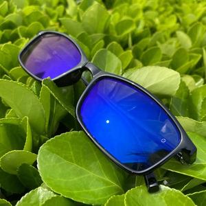 Gafas Fotocromáticas Rectangulares de Plástico <span class=keywords><strong>Baratas</strong></span> 2026, Antireflejantes, Anti-luz Azul y Fotocromáticas, Personalizadas, Color Gris - Product Image 4