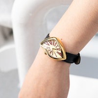 Montres de sport de luxe légères pour hommes Montres mécaniques automatiques ultra-légères Montres pour hommes tendance d'affair