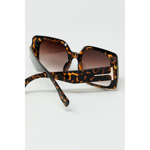 Occhiali da Sole Quadrati con Stampa Tigrata e Dettagli Dorati sul Lato - Product Image 1