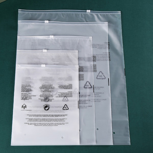 Bolsa de PE con cremallera de advertencia esmerilada transparente, embalaje de ropa de plástico para artículos esenciales de viaje y piezas de computadora - Product Image 2