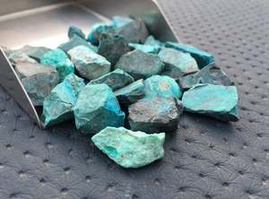 พลอยหยาบธรรมชาติที่น่าตื่นตาตื่นใจ Chrysocolla ลูกปัดหินที่มีคุณภาพสูงสำหรับ DIY สร้อยข้อมือสร้อยคอเครื่องประดับทำ - Product Image 4