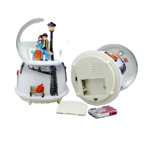 Quả Cầu Pha Lê Âm Nhạc Cho Cặp Đôi Tùy Biến Giá Rẻ Quả Cầu Tuyết Đẹp Hộp Nhạc Phát Sáng Thành Phố Phun Tuyết Sáng Tạo Quà Tặng - Product Image 1
