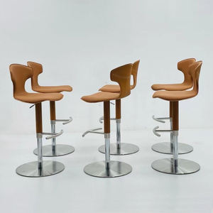 Chaise de bar pivotante réglable en hauteur, style italien moderne minimaliste de luxe, avec accoudoirs fixes en cuir PU et structure en acier inoxydable - Product Image 4