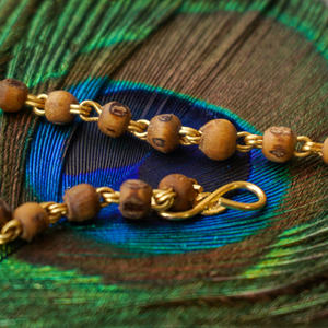 La mejor calidad marrón 22 kt oro Tulsi Mala precio al por mayor colección de cuentas de madera producto - Product Image 3