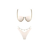 Ensemble de bikini bandeau blanc sexy pour femme avec détail chaîne coquillage et coupe haute, maillot de bain deux pièces
