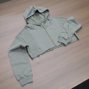 Sudadera con capucha y cremallera para mujer, estilo crop top, hombros caídos, corte holgado, bajo sin rematar, de fabricante personalizado - Product Image 2