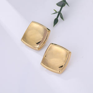 Boucles d'oreilles créoles tendance de haute qualité en acier inoxydable plaqué or avec motif floral personnalisé, design creux, ensemble de bijoux imperméable pour les fêtes - Product Image 5