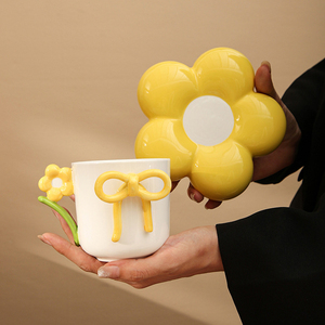 Taza de Café Creativa con Lazo, Linda Taza de Cerámica para Capuchino y Juego de Platillo con Flores para Niñas - Product Image 6