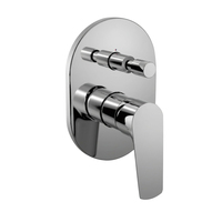 Robinet de douche mural en laiton avec valve en céramique, finition polie, double jet de pluie doux, design moderne pour salles de bain d'appartements/villas