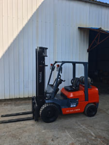 TOYOTA FGZN25 original, carretilla elevadora usada a GLP y GAS, carretilla elevadora japonesa de GLP de 2,5 toneladas, carretilla elevadora a gasolina, buen rendimiento, buen estado - Product Image 2