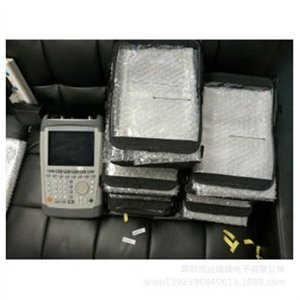 Analyseur RF portable Rohde Schwarz ZVH8 avec écran LCD de 4,3 pouces, équipement de test de câbles et d'antennes - Product Image 3