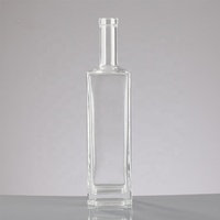 Bouteilles en verre de vodka rectangulaires personnalisées avec différentes capacités (500ml, 750ml, 1000ml et ainsi de suite), poids avec bouchon en caoutchouc