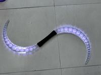 Costume de robot LED avec épée lumineuse - Costume de danse lumineux pour spectacles de scène et fêtes - Couteau incurvé