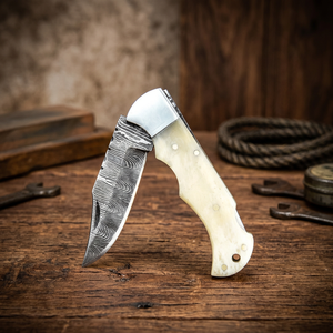Cuchillo de caza plegable de Damasco hecho a mano con mango de asta de ciervo, punta de clip, logotipo a color/marca privada, multifunción para exteriores, OEM de alta calidad - Product Image 3