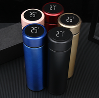 Flacons sous vide thermiques en acier inoxydable à double paroi de 500ml bouteille d'eau intelligente isolée avec affichage de la température par LED vente en gros
