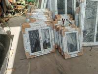 Fenêtre coulissante en PVC résistante aux ouragans, double vitrage trempé avec moustiquaire pour bâtiments résidentiels en Jamaïque
