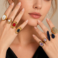Bague en acier inoxydable doré avec cabochon rouge et noir, géométrique et ajustable, pour femme, cadeau d'anniversaire, bijoux en gros