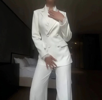 Ensemble deux pièces pour femme : Blazer croisé à revers crantés et poignets à dentelle, pantalon large assorti – Élégant pour le bureau et les trajets quotidiens
