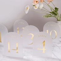 Panneaux de table arqués ronds pour invités, numéros de table hexagonaux pour mariage avec supports pour réception