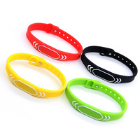 Bracelet intelligent en silicone RFID étanche NFC pour contrôle d'accès