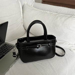 El Bolso de Mano Otoño 2025 es un Moderno y Elegante Bolso Cuadrado Pequeño Coreano con un Toque de Sofisticación y Versatilidad Es un pecado - Product Image 2