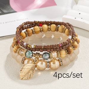 4 Set di Braccialetti Boho Impilabili alla Moda per <span class=keywords><strong>Donne</strong></span>, Bracciali Elastici in Stile Bohémien con Perline e Cristalli a Forma di Cuore - Product Image 5