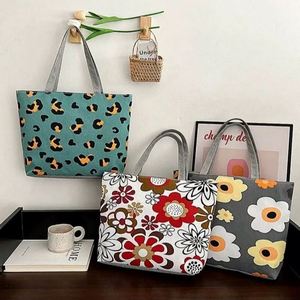 High Quality Wholesale Custom Printed Logo Large Capacity Canvas Bag Custom Logo Tote Bag Canvas - Product Image 5