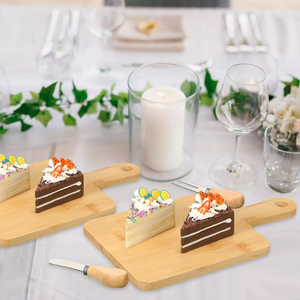 Tagliere per formaggio in legno con coltello per formaggio - Product Image 2