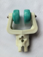 Chariot de convoyeur aérien à manilles en nylon synthétique de qualité industrielle pour ligne d'abattage de volailles (poulets, canards)