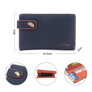 Portacarte in <span class=keywords><strong>Pelle</strong></span> Retrò Multifunzionale Prettyzys con Motivo a Foglie in Metallo, Elegante <span class=keywords><strong>Portafoglio</strong></span> con Fibbia Piatta - Product Image 2