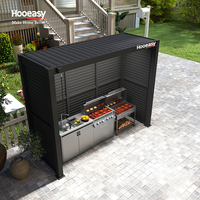 Pergola bioclimatique Hooeasy pour cuisine extérieure autonome avec murs latéraux réglables, volets, stores enrouleurs et toit à lames
