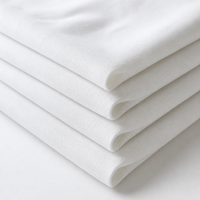 Tissu de percale tissée 40S/40S 133*100 en coton uni, durable et respirant, pour literie d'hôtel, de complexe hôtelier et de chambre d'hôtes.