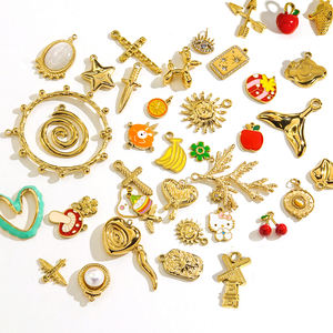 Luxe délicats | |   Pendentif en acier inoxydable plaqué or 18 carats pour la fabrication de bijoux DIY | |   Imperméable, hypoallergénique et durable - Product Image 6