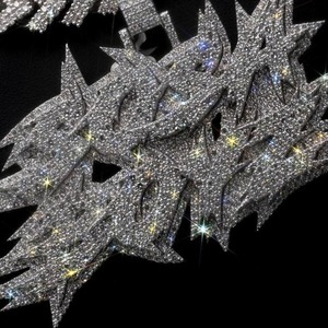 Magnifique collier pendentif hip-hop serti de diamants, idéal pour les soirées et les mariages, disponible à prix de gros depuis l'Inde. - Product Image 4