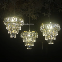 Lampadaire LED populaire pour mariage, en acrylique et cristal, pour allée lumineuse – Décoration de mariage luxueuse pour célébrations et bienvenue