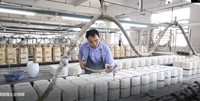 Parfums créatifs résine noire accessoires de salle de bains durables décor de bain ensemble de 7 pièces distributeurs complets de savon à Lotion