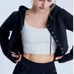 Sudadera con Capucha Corta de Yoga para Mujer, con Cordón Ajustable, Suave, con Botones y Logotipo Personalizado al por Mayor - Product Image 4