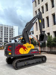 Excavadora Hidráulica Volvo EC130 de 13 Toneladas con Cucharón de Excavación, Equipo de Construcción Usado - Product Image 2
