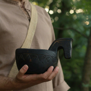 Tasse à café Kuksa artisanale en bois brûlé antique, fabriquée à la main, récipient à boire traditionnel scandinave pour le camping - Product Image 1