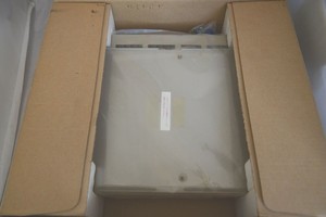 Il controller programmabile B1281to IT era stato conservato in fabbrica come pezzo di ricambio. Nuovo di Zecca, Originale, Garanzia di Un Anno - Product Image 1