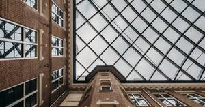 Gli ultimi progetti come la realizzazione del tetto a griglia dell'edificio a conchiglia in cui il vecchio incontra il nuovo sollevano molte sfide tecniche - Product Image 3