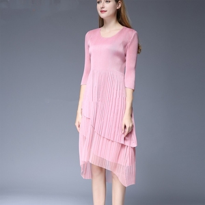 Las mujeres Sexy cuello en V Casual vestidos de encaje de mujeres Midi hueco nuestra malla vestido Miyake pliegues vestidos - Product Image 3