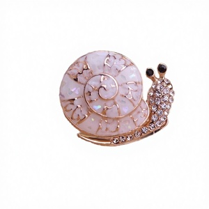 Broches de mode <span class=keywords><strong>YOUFENG</strong></span> pour femmes, en alliage plaqué or, avec cristaux et strass, élégantes, vintage, pour costume, mariage, fête, cadeau - Product Image 3