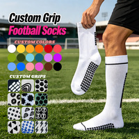 Chaussettes de sport en nylon de haute qualité avec grip en silicone personnalisé, chaussettes de football athlétiques antidérapantes en coton tricoté XY