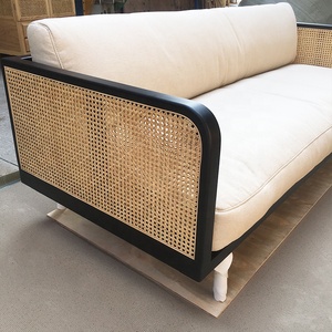 Conjunto de Sofá de Rattan de Três Lugares Edição Vermelha com Estrutura de Madeira Sólida para Uso em Armazéns e Academias - Product Image 5
