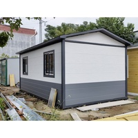 Maison préfabriquée durable et élégante, architecture de conteneur détachable avec tuiles en résine, panneau sandwich en acier, logement confortable