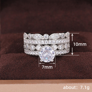 Anello Oversize con Zircone a Marquise per Donne, Design di Lusso Scintillante e alla Moda - Product Image 5